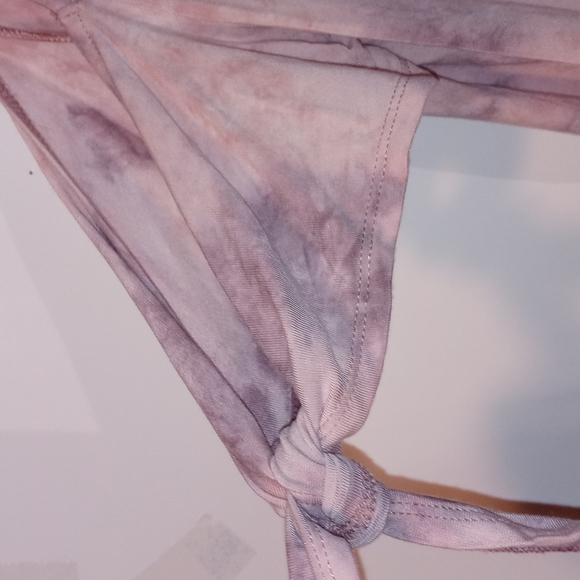 American Eagle Tie Dye Cold Shoulder Top - Picture 5 of 7